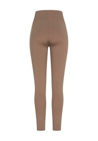 Leggings bruns avec une taille haute, fabriqués en matériau extensible. Le design est sans couture, sans couture visible. Texture lisse.