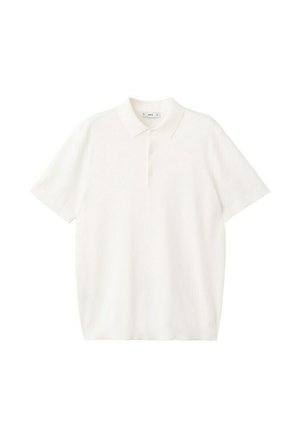 Polo blanco de manga corta con cuello y tres botones en la parte delantera, mostrado sobre un fondo blanco liso.