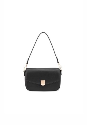 Borsa a tracolla nera in pelle con una superficie liscia, chiusura a patta, accessori in tonalità dorata e tracolla regolabile. Forma rettangolare compatta.