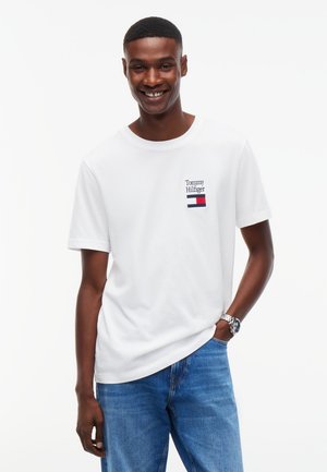 Tommy Hilfiger, LOGO EMBROIDERY JERSEY CREW NECK T-SHIRT - Тениска с щампа - white