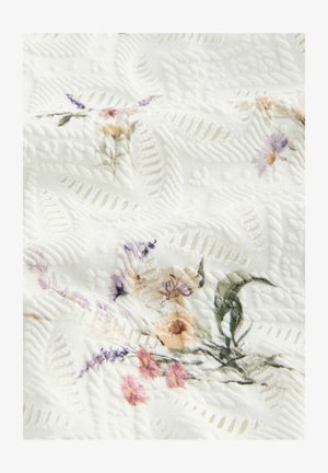 Weißer strukturierter Stoff mit floralen Mustern in Lila, Rosa und Gelb. Das Design umfasst erhabene Details und fließende Formen.