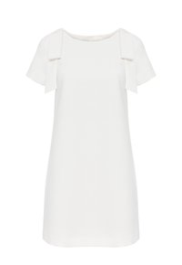 Biała sukienka z krótkim rękawem z kokardkami na ramionach, okrągłym dekoltem i prostą sylwetką. Gładki, lekki materiał.