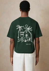 Reiss REGULAR FIT - Marškinėliai su spaudiniu - green