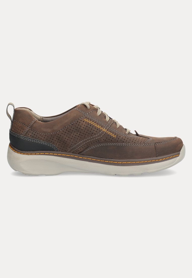 clarks charton mix