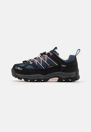 KIDS RIGEL LOW SHOE WP UNISEX - Trekingové boty - asphalt/rose