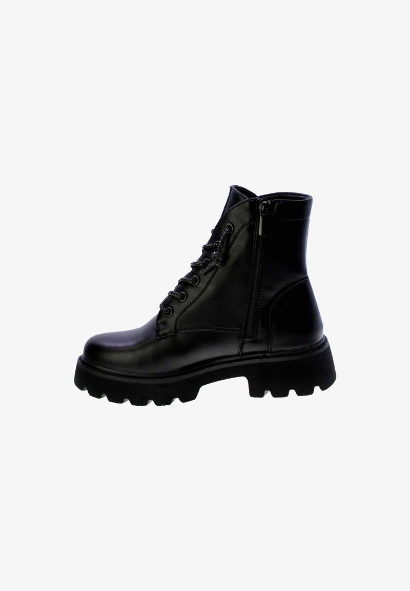 Stivali alla caviglia in pelle nera con suola spessa, lacci frontali e zip laterale. Presentano una texture liscia e una punta arrotondata.