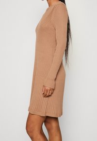 GAP Robe pull - camel