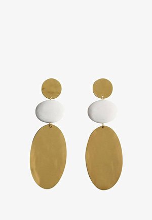 Zlatovi tonirani kovinski uhani z okroglo zgornjo plastjo, ovalno belo bead in večjim podaljšanim ovalnim pendantom, ki ustvarja slojevito obliko.