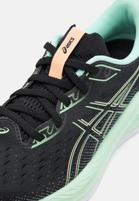 ASICS GEL-CUMULUS 26 - Scarpe da corsa su strada - black/mint tint