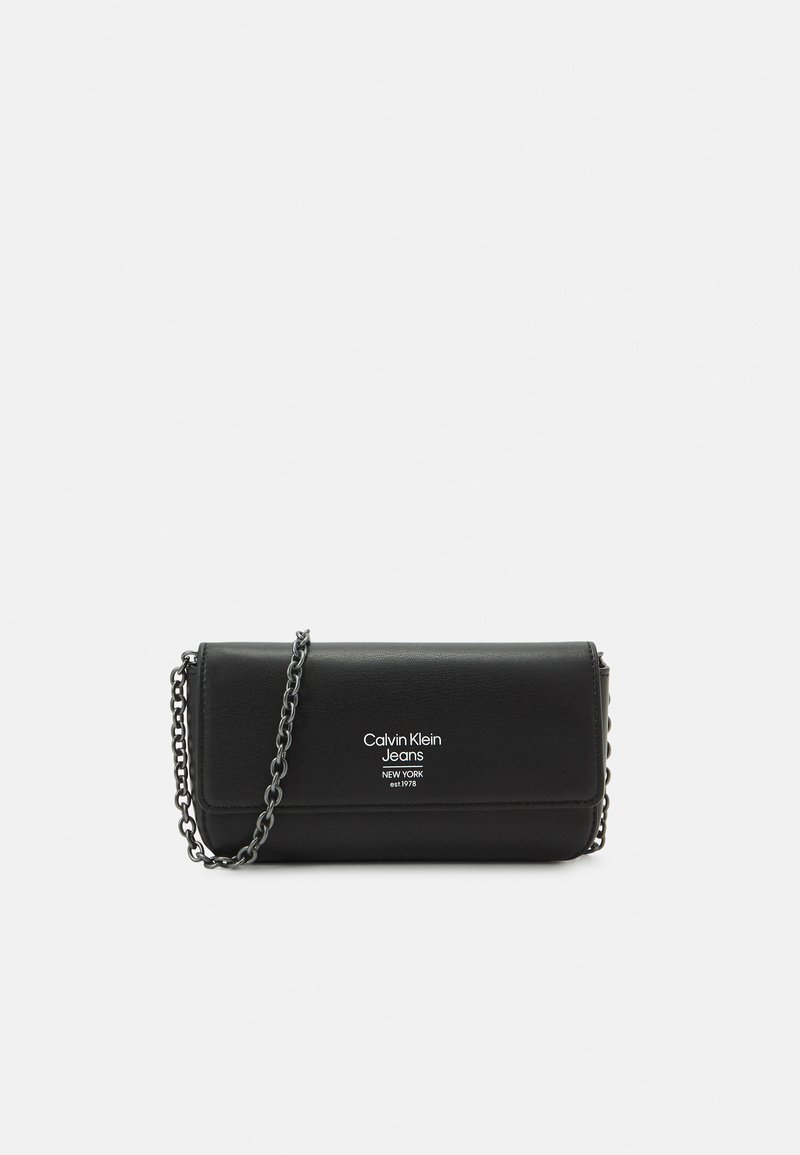 Calvin Klein Jeans SCULPTED FLAP PHONE Handytasche black/schwarz