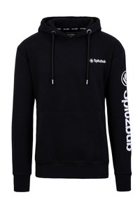 Schwarzer Hoodie aus weichem Material, mit einer Kängurutasche, Kordelzügen und Logo-Details auf der Brust und dem Ärmel.