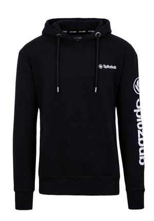 Zwarte hoodie van zachte stof, met een kangoeroezak, trekkoorden en logo-accenten op de borst en mouw.