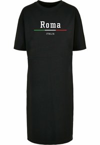 Černé tričkové šaty s krátkým rukávem, s nápisem "Roma" v bílé barvě a zeleno-červenými pruhy níže. Vyrobené z bavlny, jednoduchý design.
