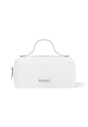 Kompaktowa biała prostokątna torebka z krótkim uchwytem, bocznym zamkiem błyskawicznym i logo "RYŁKO" na środku przodu.