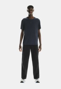 On TRAIL - T-shirt basic - navy