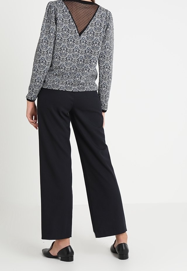 T-Shirt Naf Naf Manica lunga nera per Donna