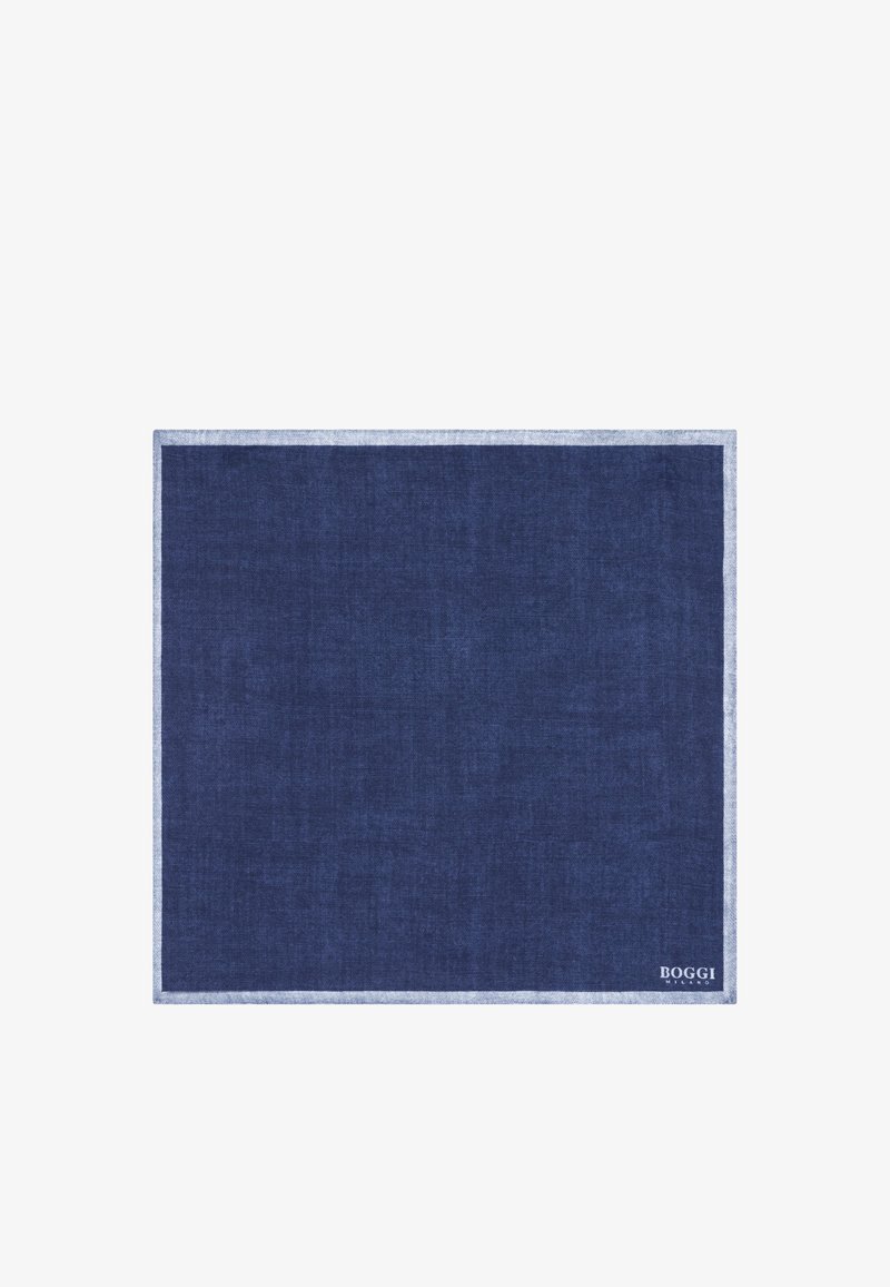 Pochette carrée bleu marine avec bordure bleu clair et petit logo blanc "Boggi Milano" dans le coin inférieur droit.