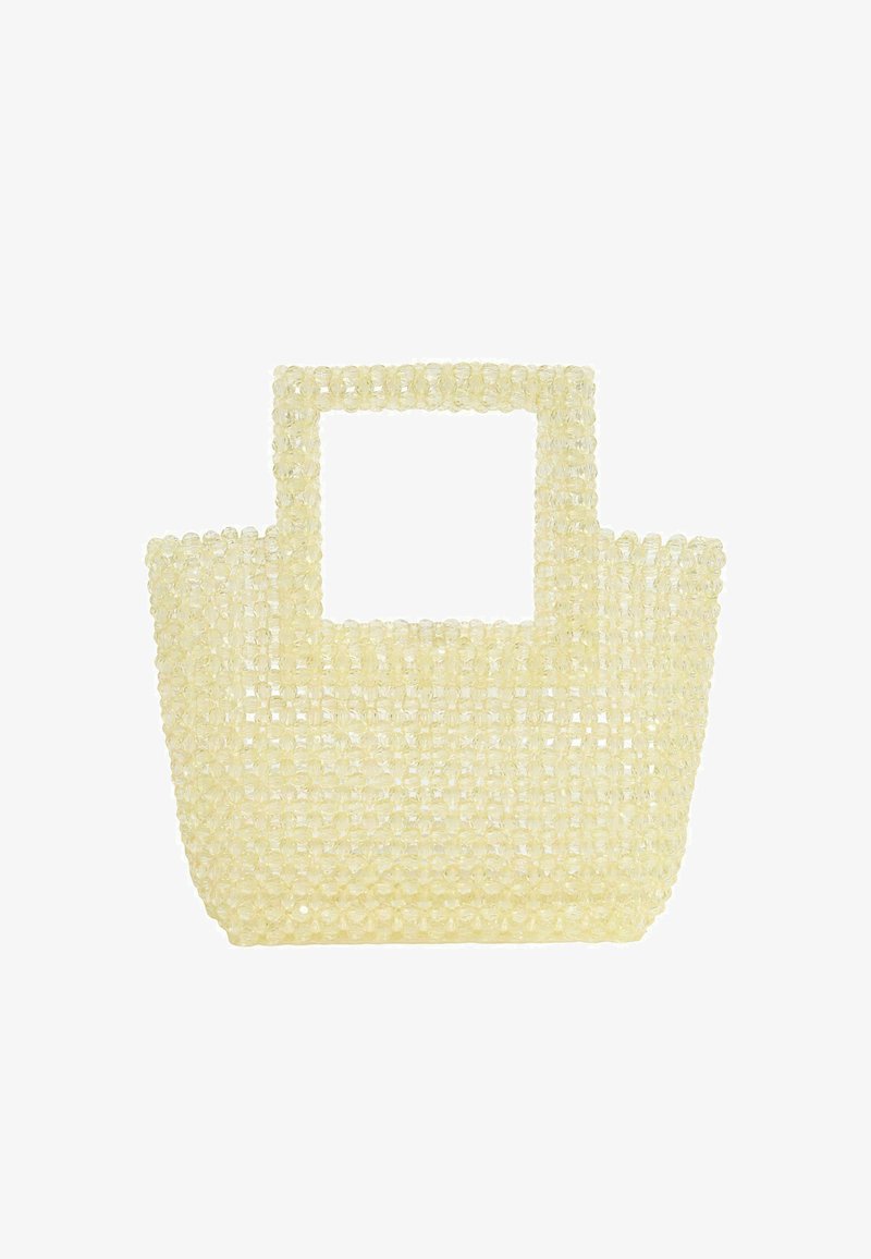Sac à main transparent jaune pâle avec des perles, poignées carrées et un design en tissage ouvert sur un fond blanc.