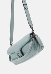 COACH COVERED CLOSURE PILLOW TABBY SHOULDER - Mala de mão - aqua