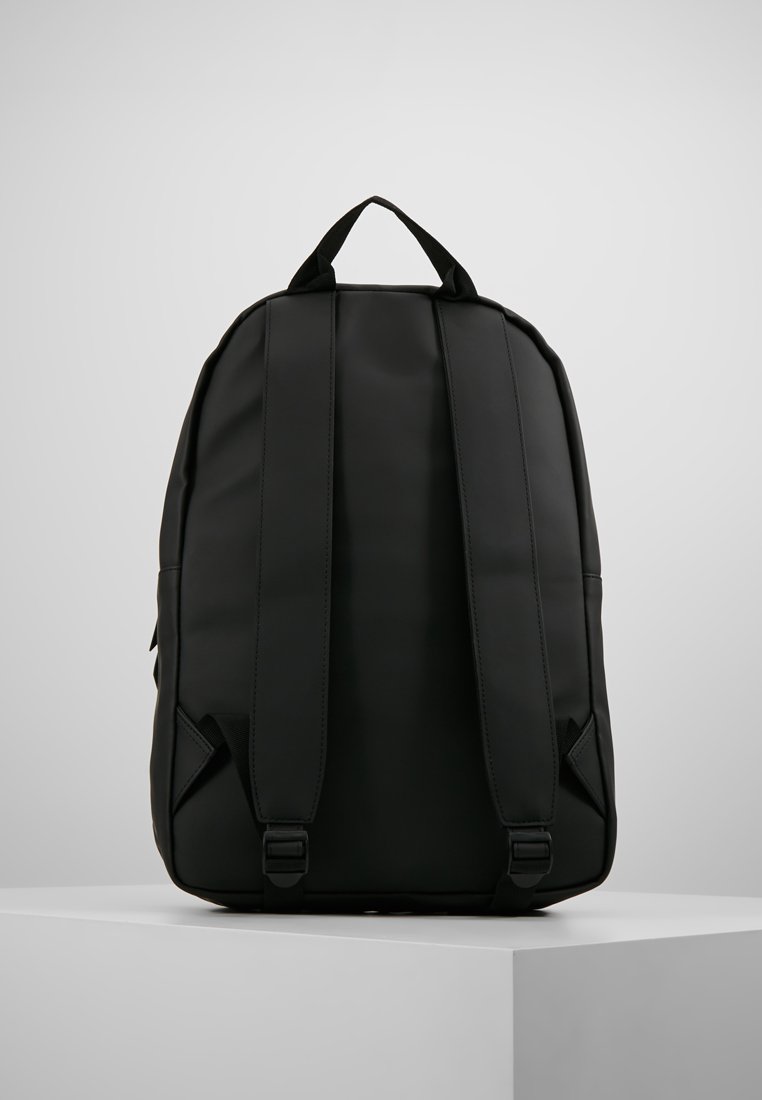 rains field bag backpack