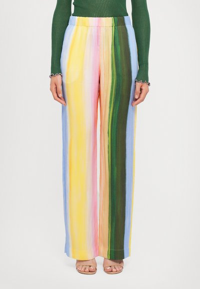 Weite Hose mit mehrfarbigen vertikalen Streifen in Blau, Grün, Gelb, Pink und Hellpink aus einem glatten, leichten Stoff.