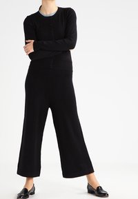 Sisley Cardigan - black