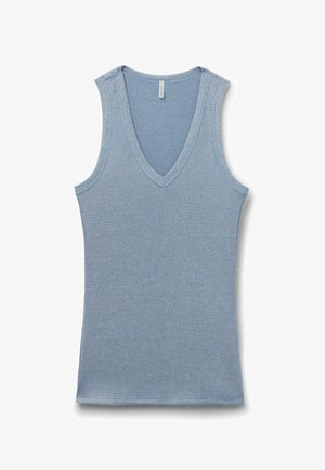 Mouwloos lichtblauw geribbeld gebreid tanktop met V-hals, slim fit en zachte textuur.