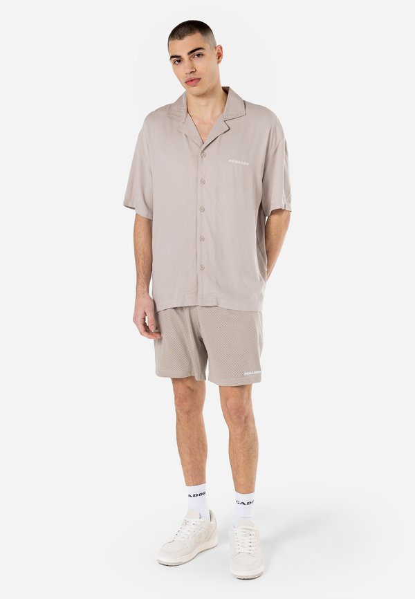 LOGO SHORT SLEEVE - Shirt4