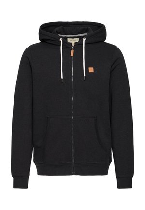 Čierna mikina na zips vyrobená z jemnej látky, s kapucňou na šnúrku, prednými vreckami, rebrovanými manžetami a malou koženou nášivkou.