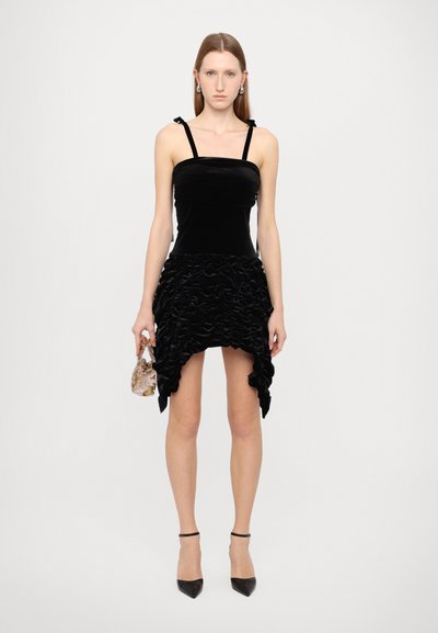 AVAVAV SMOCK DRESS - Koktailové šaty/večierkové šaty - velvet black