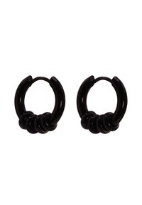 Orecchini a cerchio neri con una finitura liscia e lucida, caratterizzati da un design a spirale alla base. Forma circolare con un profilo leggermente spesso.