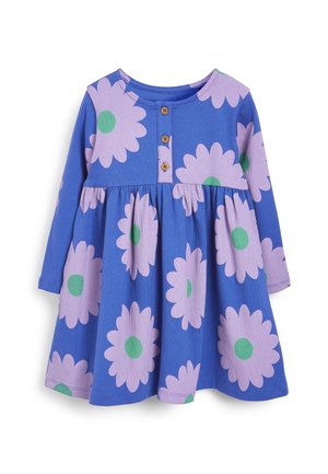 Langærmet blå kjole med store lilla tusindfryd og grønne centre, med knaplukning ved halsen og en samlet nederdel. Bomuldsstof med tekstur.