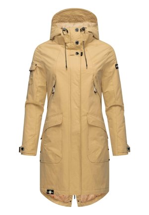Manteau long beige à capuche avec fermeture éclair frontale, boutons-pression, cordons, poches à rabat et poignets de manches ajustables.