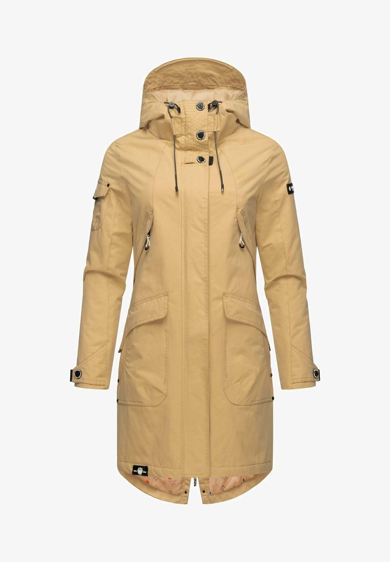 Manteau long beige à capuche avec fermeture éclair frontale, boutons-pression, cordons, poches à rabat et poignets de manches ajustables.
