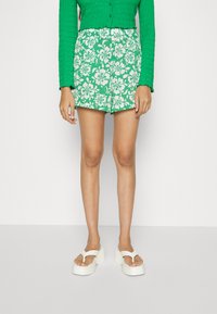 Monki Calções - green