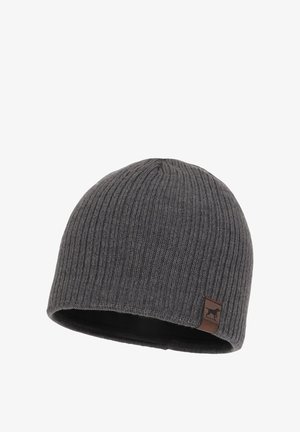 Donkergrijze geribbelde gebreide muts met een klein bruin label waarop een honden silhouet en de tekst "Hunting Club" aan de rand staan.