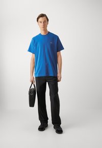 Lacoste Camiseta básica - ladigue