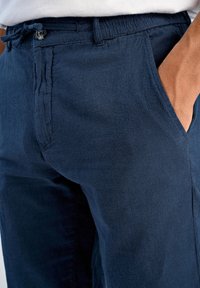 Lindbergh Shorts - navy