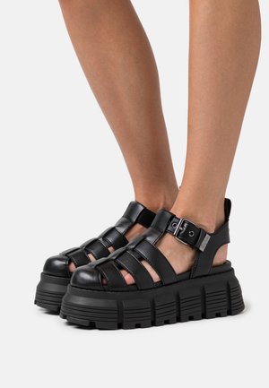 Buffalo AVA FISHER - Sandalen met plateauzool - black