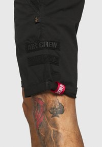 Alpha Industries KEROSENE PATCH - Shorts - black