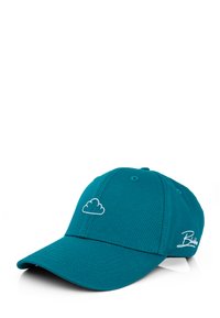 Turquoise színű, ívelt karimájú, anyagból készült baseball sapka, az elülső részén egy fehér felhő logóval, oldalán hímzett felirattal.