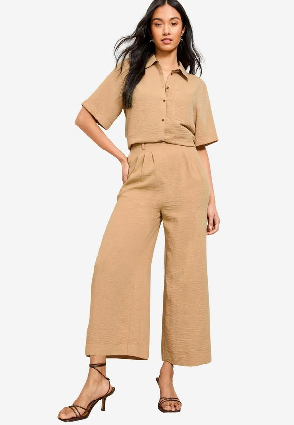 REGULAR FIT SHORT SLEEVE  - Hemdbluse - camel