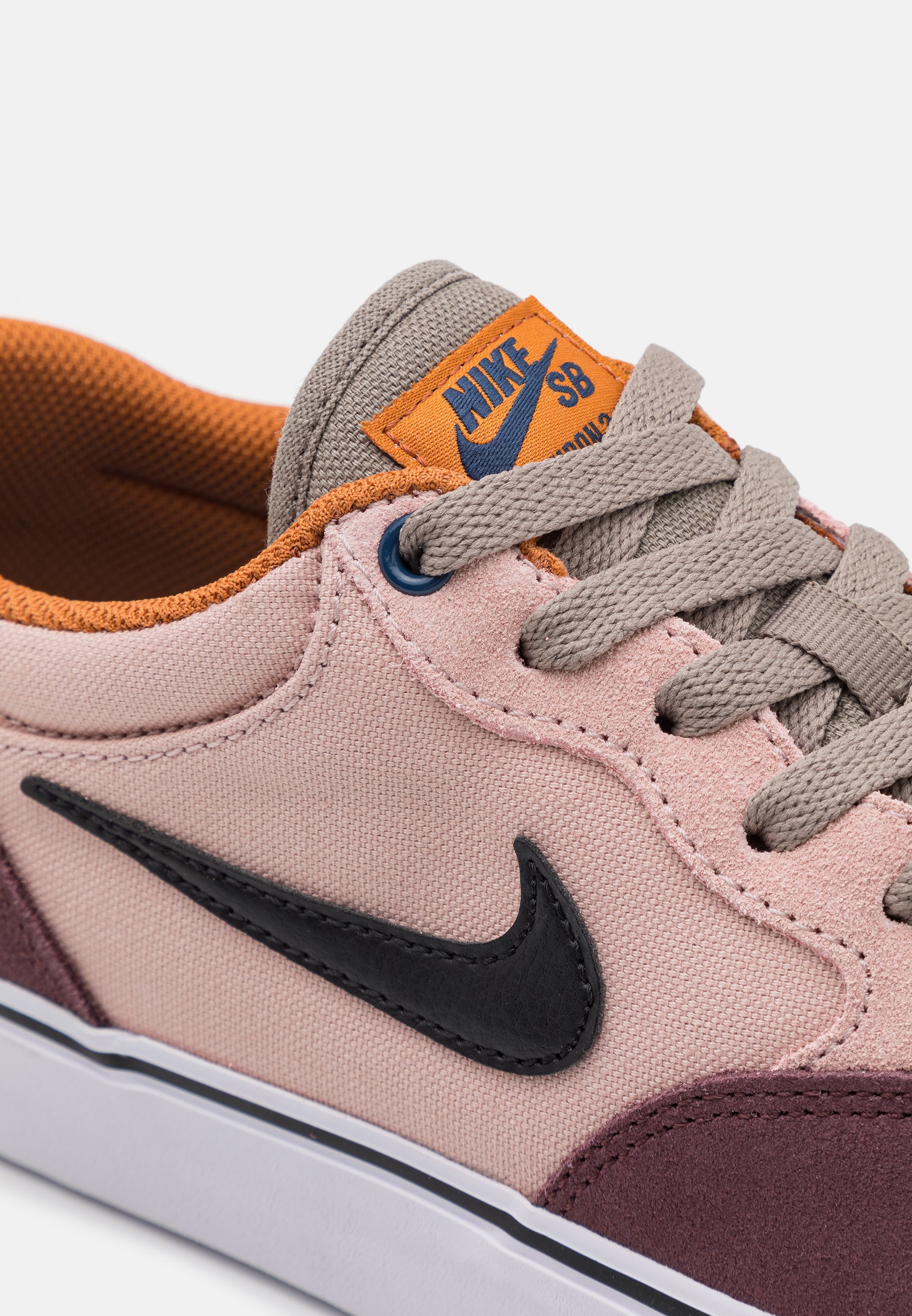 nike sb black and pink