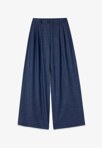 Pantalones de pierna ancha en azul marino con pliegues frontales, cierre de botones y trabillas para cinturón, confeccionados en un tejido texturizado.