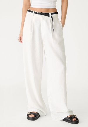 Stradivarius, Pantalon classique - white