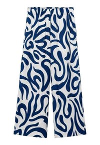 Široké kalhoty z bílé bavlny s výrazným modrým abstraktním vzorem, vybavené elastickým pasem a hladkým, lehkým materiálem.