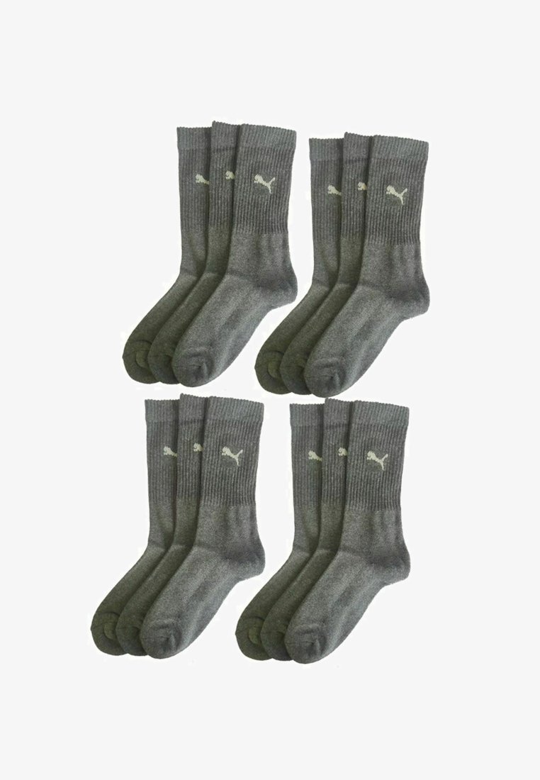 Vier Sätze mit drei grauen Crew-Socken mit gerippten Bündchen und dem weißen Puma-Logo auf jeder Socke.