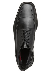 Scarpe da uomo in pelle nera con finitura liscia, punta arrotondata, chiusura con lacci e cuciture a contrasto lungo la suola.