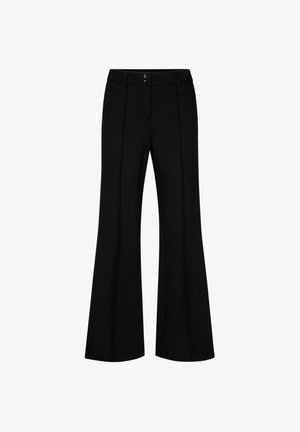 Zwarte broek met hoge taille, voornaaddetails, riemlussen en twee knopen in de tailleband, met een licht uitlopende pijp.