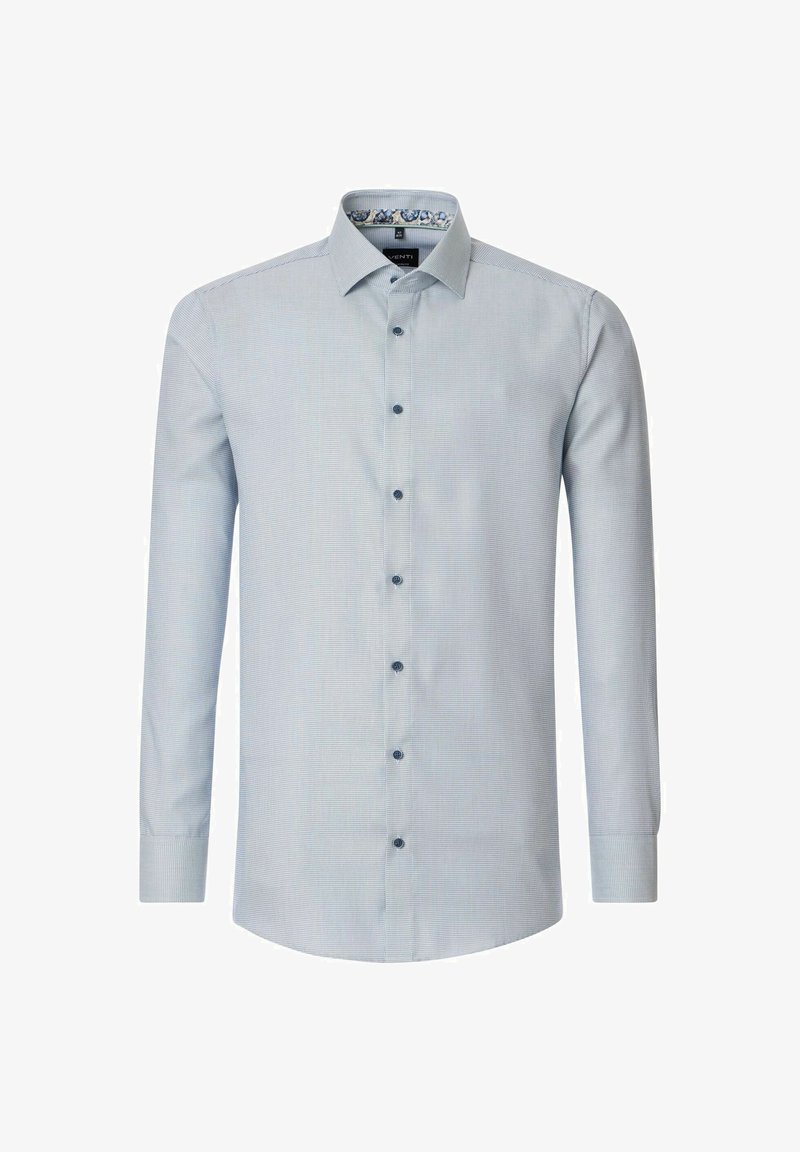 Lichtblauw overhemd met lange mouwen en een fijn ruitpatroon, knoopsluiting aan de voorkant, contrasterende donkerblauwe knopen en een gemusterd binnenkraag.